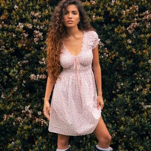 NWOT Oak Meadow Halle Mini Dress in Ella Flower Floral Pink and White Dress